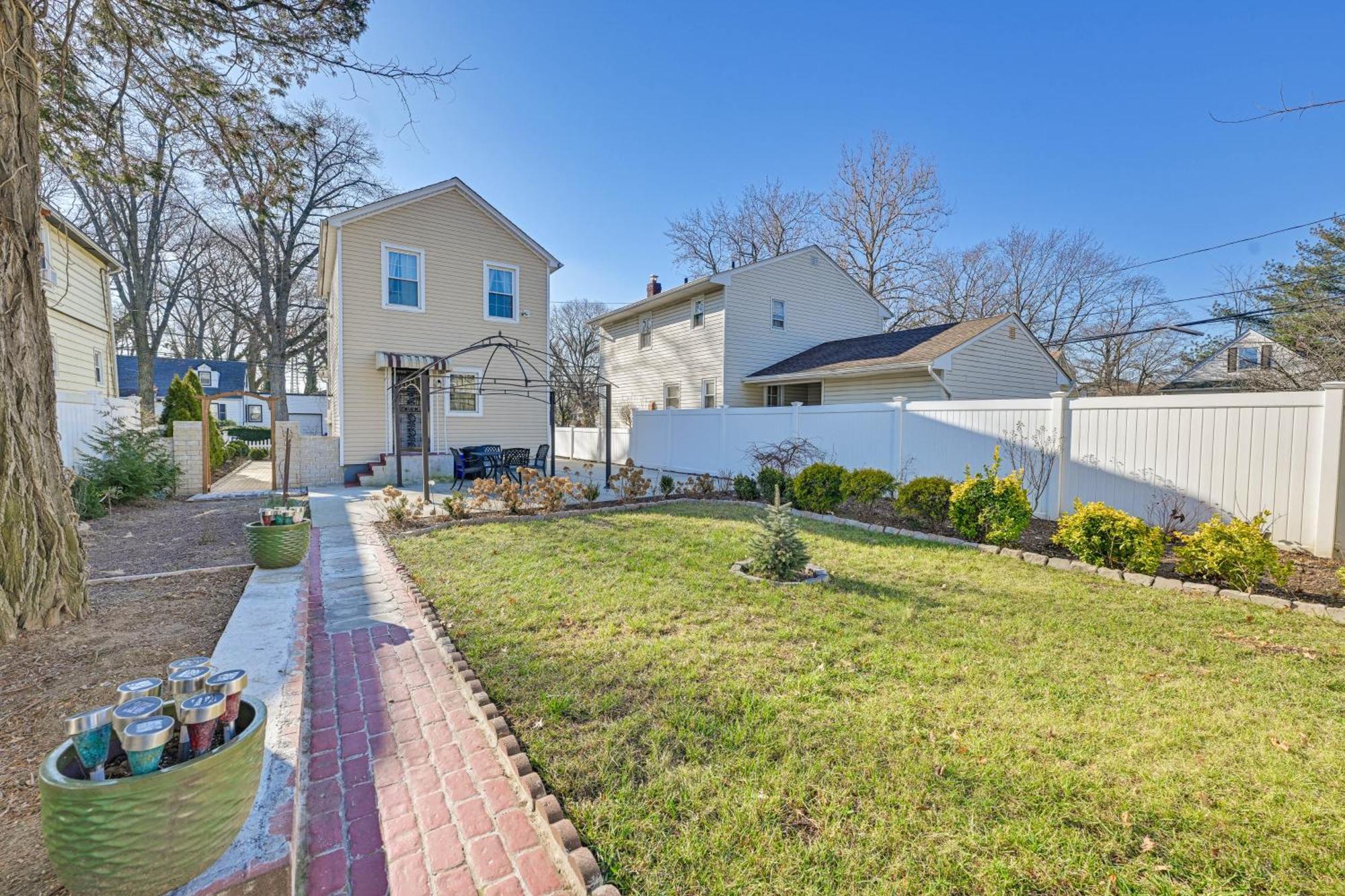 Charming Valley Stream Home 24 Mi To Central Park Exterior photo