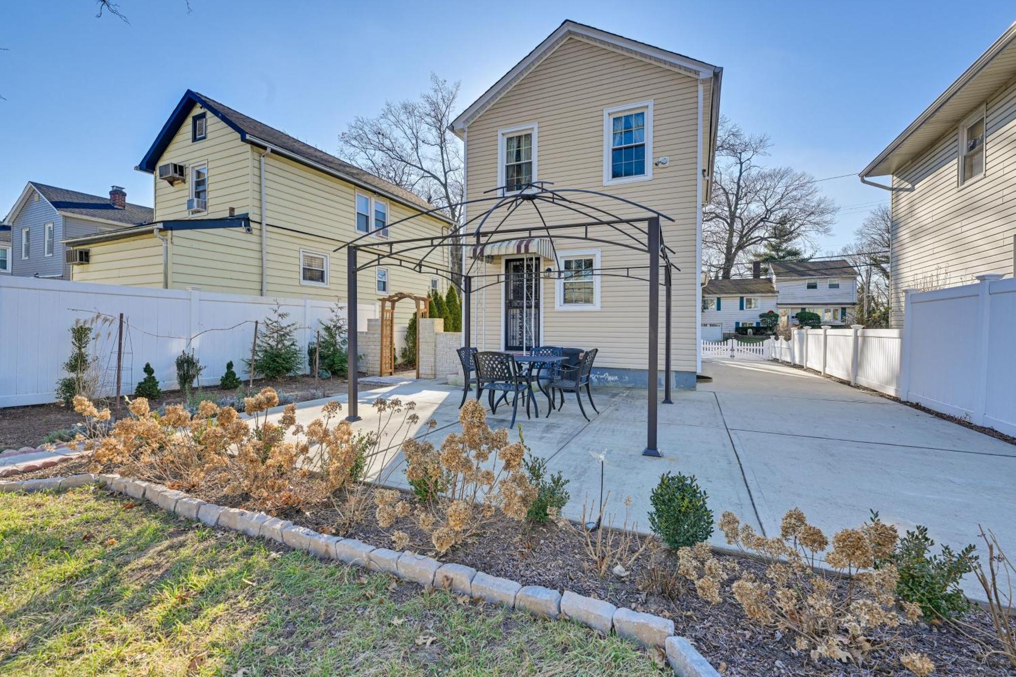 Charming Valley Stream Home 24 Mi To Central Park Exterior photo