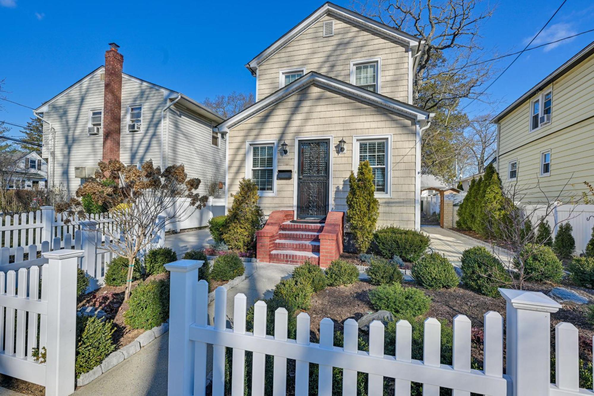 Charming Valley Stream Home 24 Mi To Central Park Exterior photo